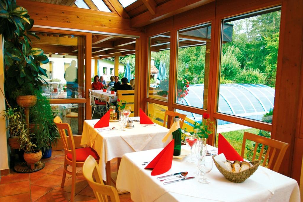 Hotel Restaurant Thadeushof Techelsberg Bagian luar foto