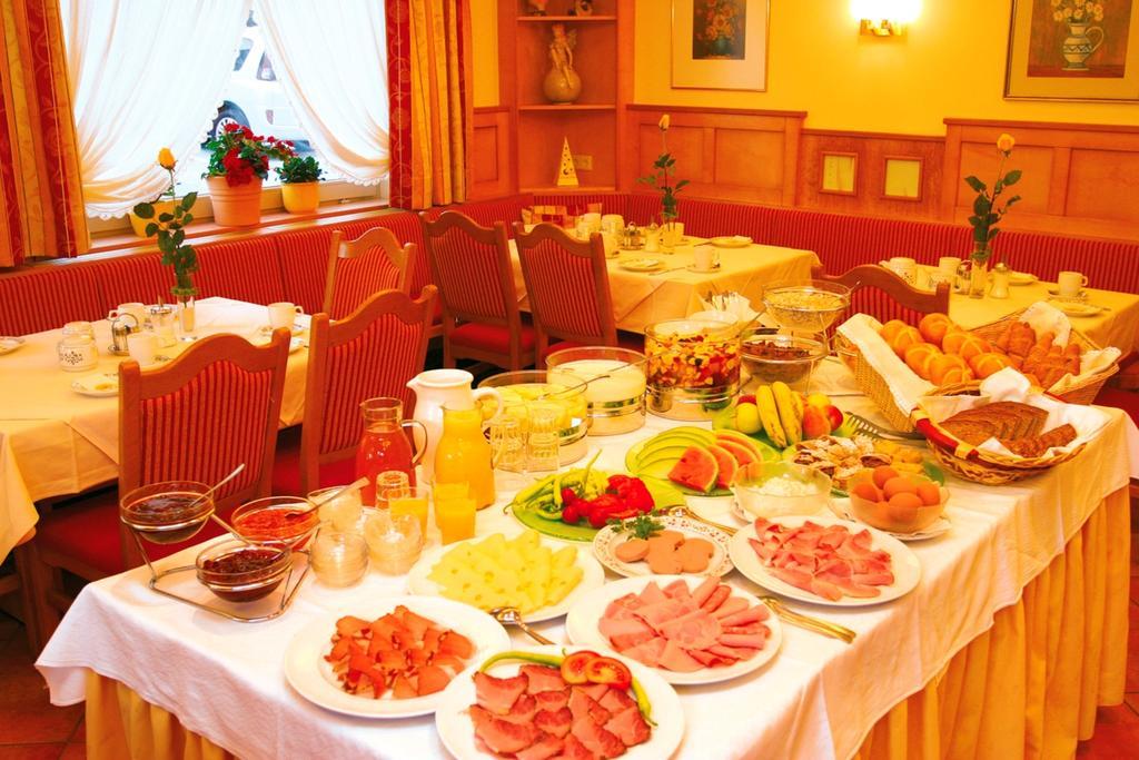 Hotel Restaurant Thadeushof Techelsberg Bagian luar foto