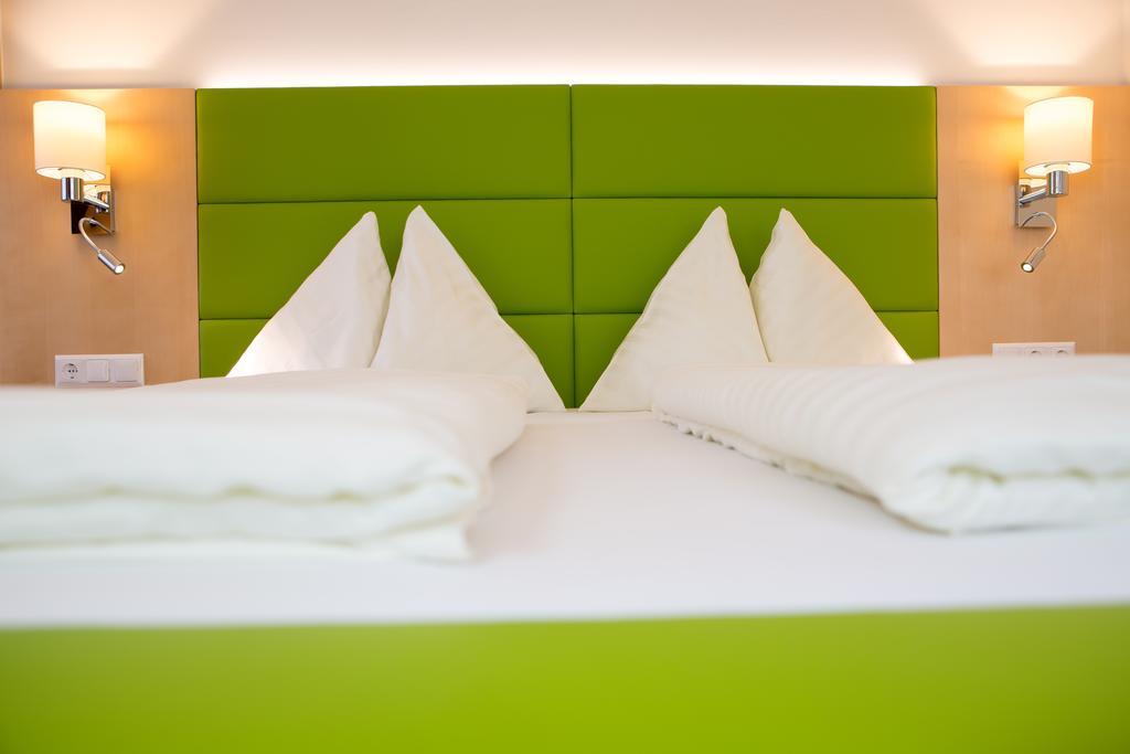 Hotel Restaurant Thadeushof Techelsberg Bagian luar foto