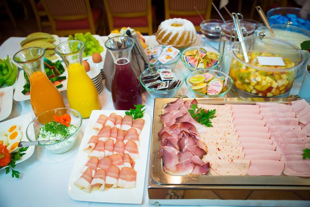 Hotel Restaurant Thadeushof Techelsberg Bagian luar foto