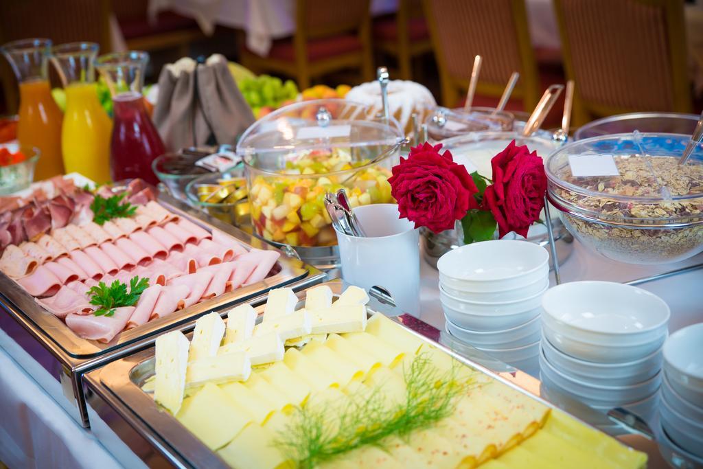 Hotel Restaurant Thadeushof Techelsberg Bagian luar foto